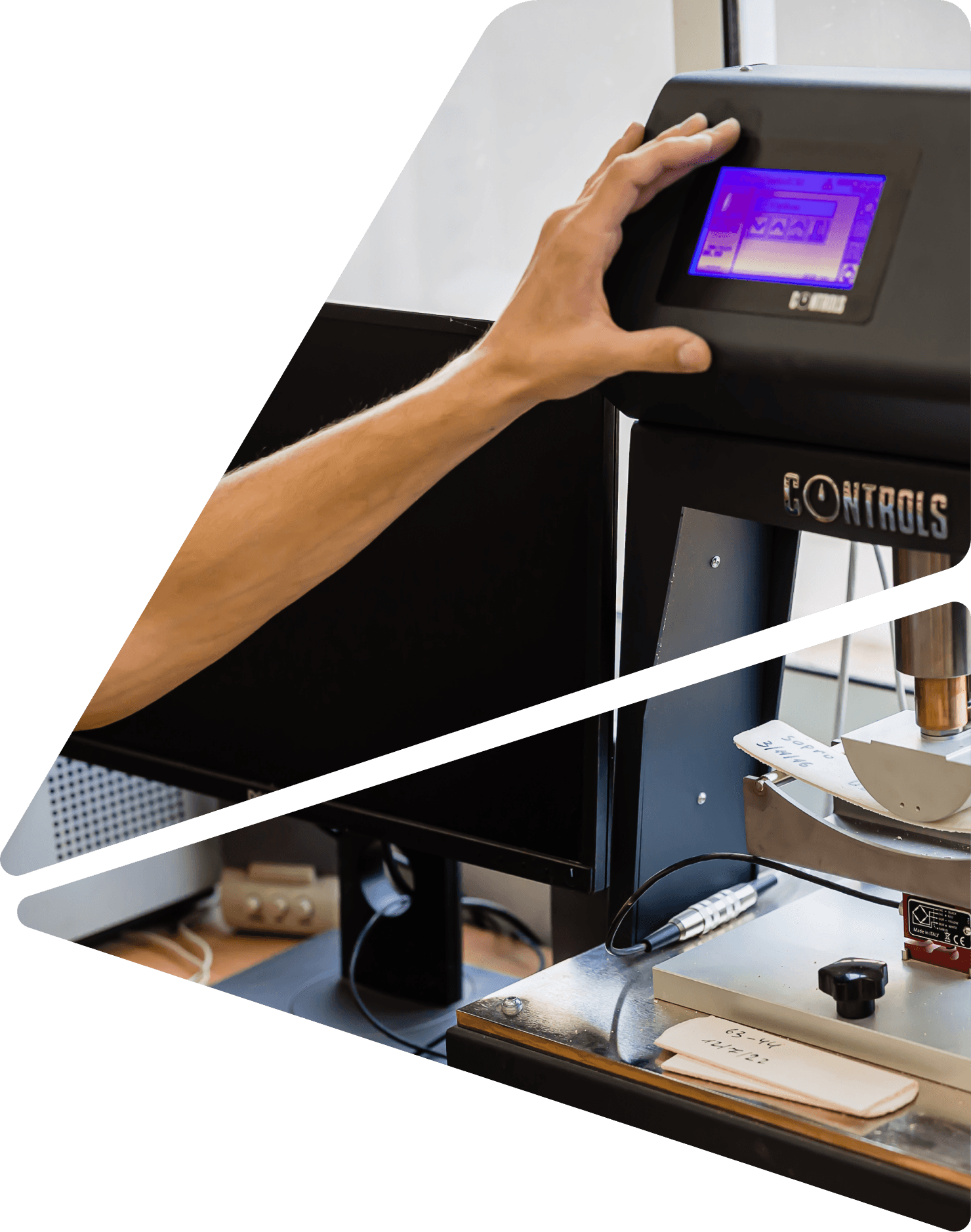 שימוש בטכנולוגיה מתקדמת Use of Advanced Technology